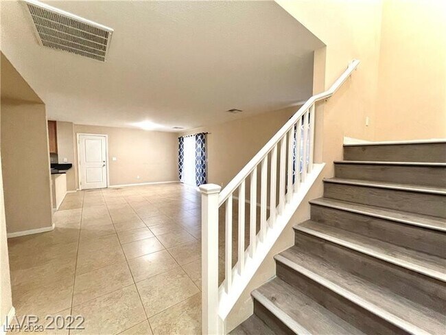 Building Photo - 9912 Blue Villa Ct