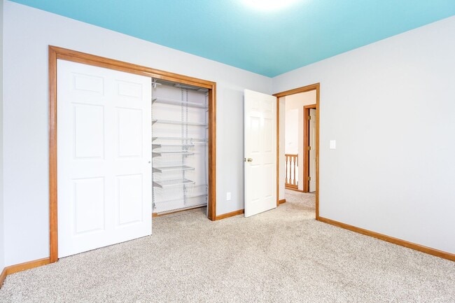 Building Photo - Spacious 3-Bedroom Home with Unfinished Basement in Prime Midtown Fort Collins Location