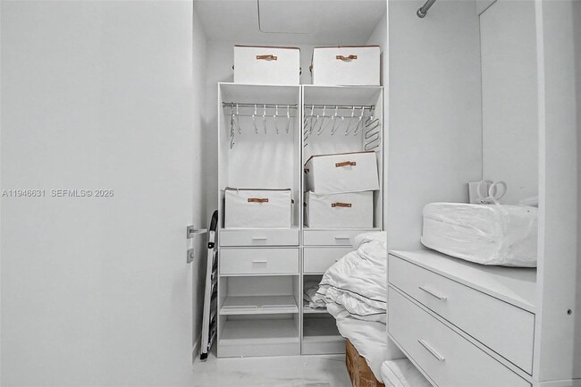 Building Photo - 300 Biscayne Blvd Way