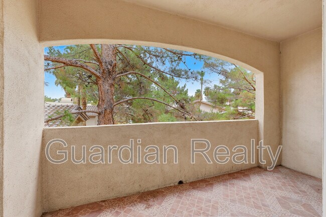 Building Photo - 2050 W Warm Springs Rd