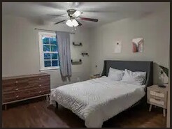 Building Photo - 612 E Woodlawn Rd