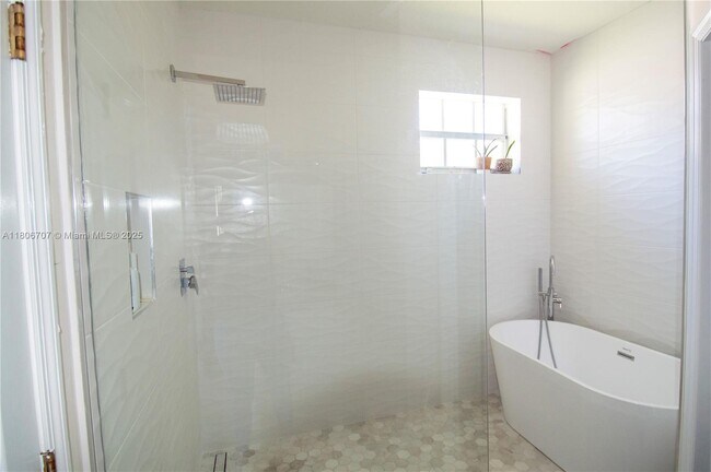 Building Photo - 16211 NW 84th Ct