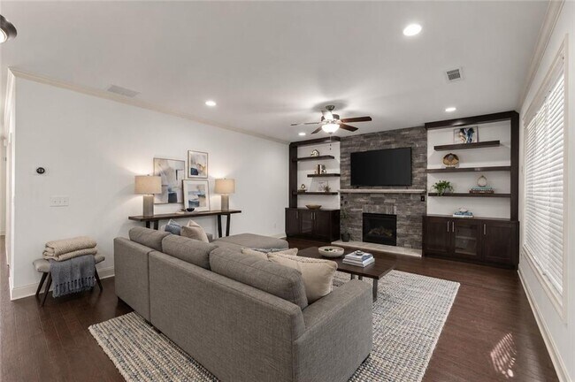 Building Photo - 2770 Prado Ln