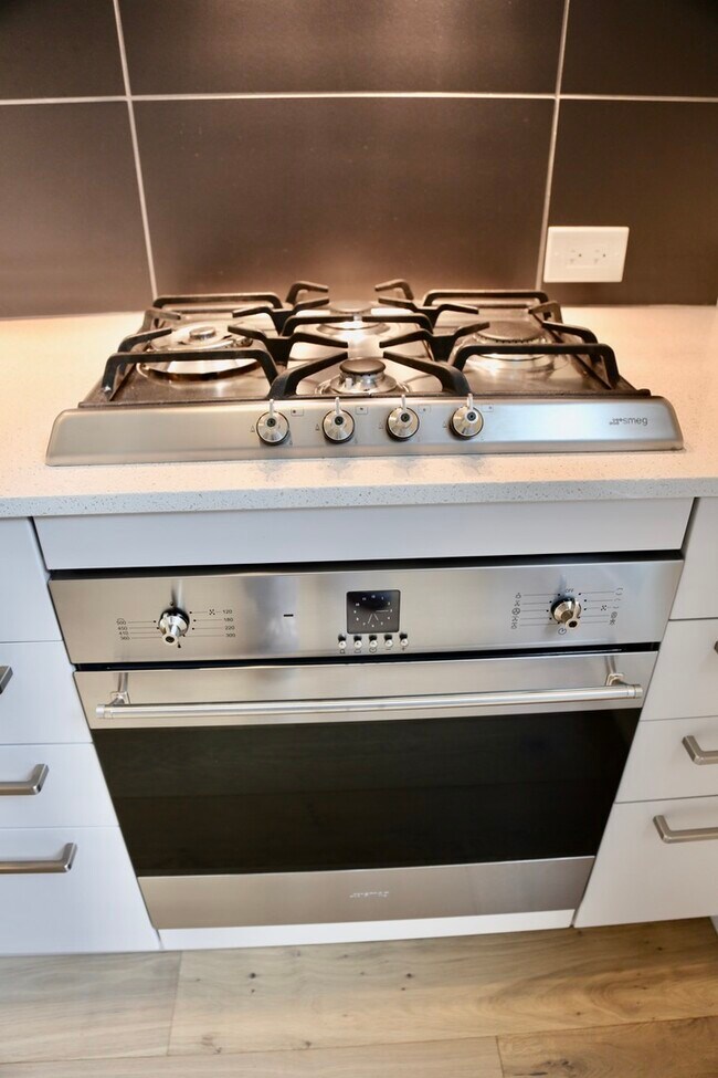 Building Photo - 1075 Market St