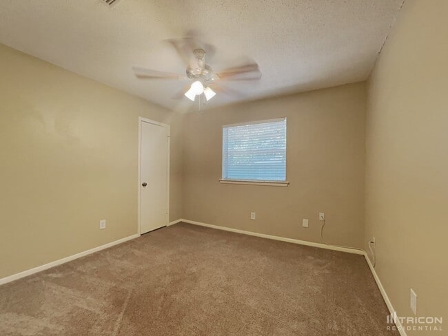 Building Photo - 3328 Woodthrush Ln