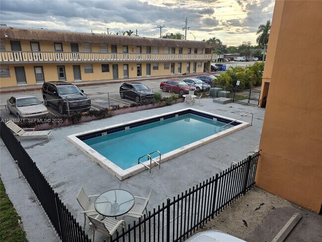 Building Photo - 295 NW 72nd Ave