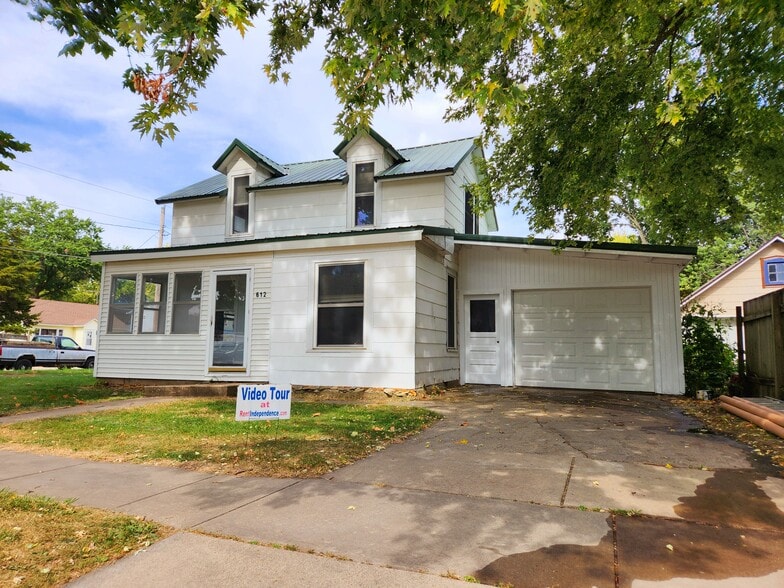 Building Photo - 612 6th St SW