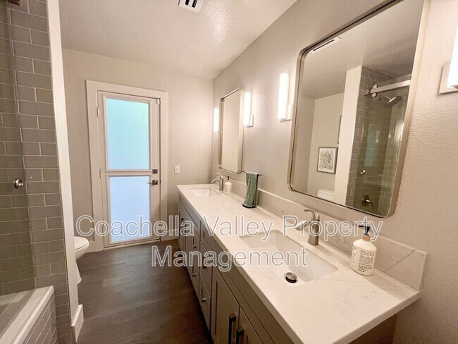 Building Photo - 39866 Newcastle Dr