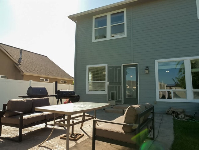 Building Photo - 151 Cub St W