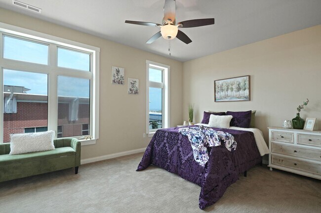 Building Photo - 141 Main St