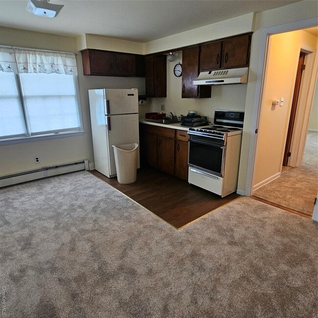 Building Photo - 210 S 9th St