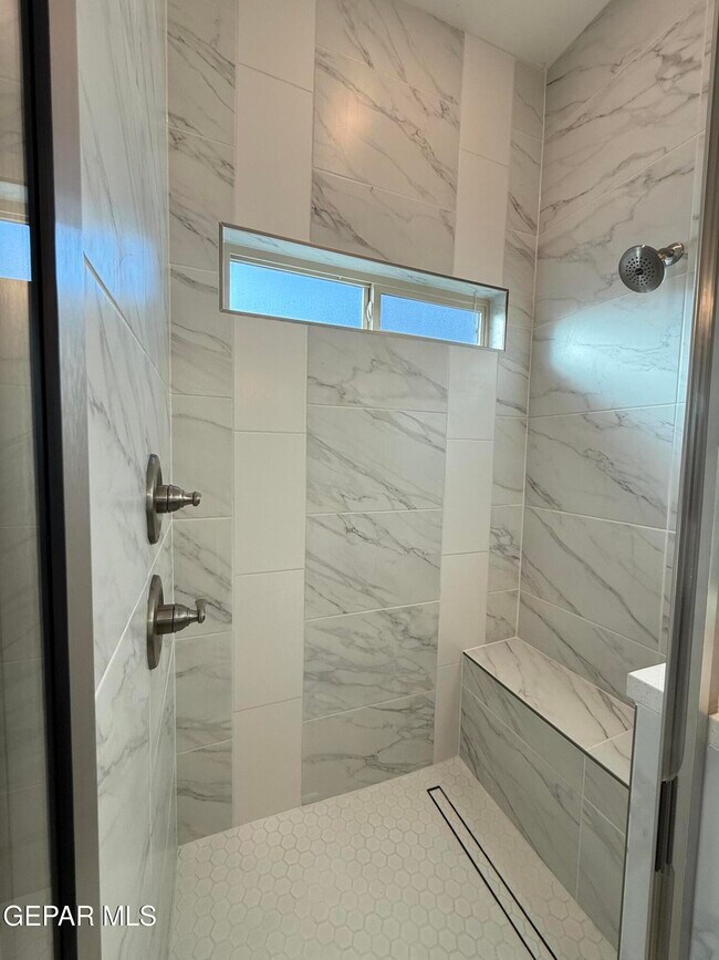 Building Photo - 13912 Garforth Ave