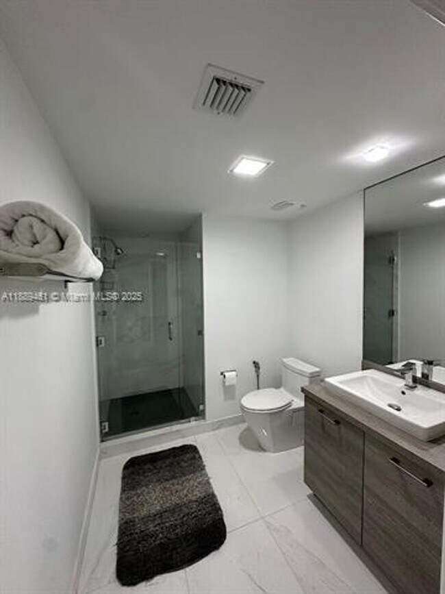 Building Photo - 400 Sunny Isles Blvd
