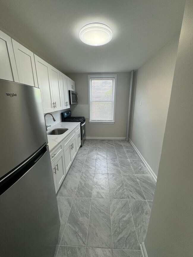 Building Photo - 53 Terhune Ave