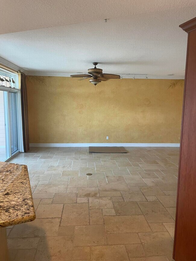 Building Photo - 5605 College Rd