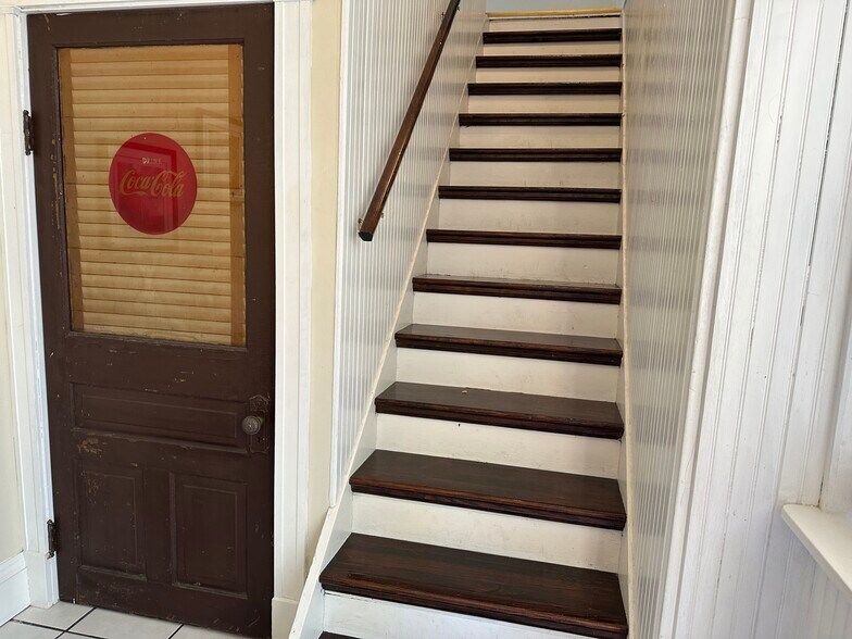 Building Photo - 3 W Hollister St