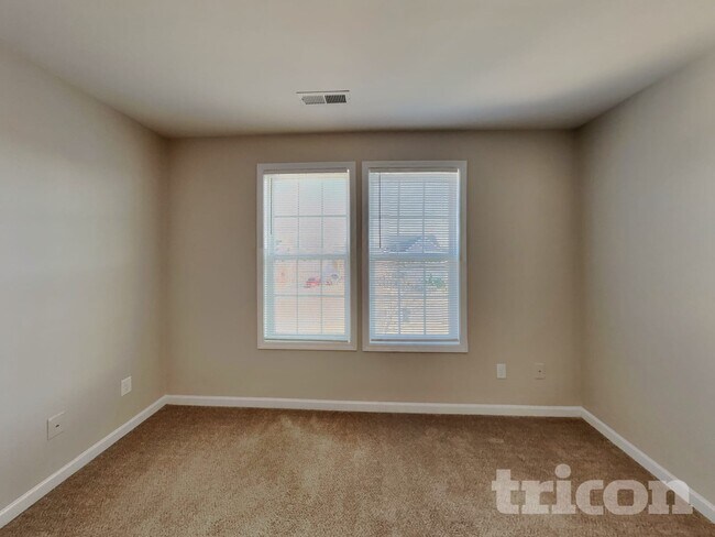 Building Photo - 239 Grovemere Ln