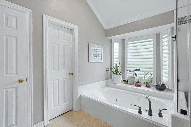 Building Photo - 4250 Noble Oak Trail