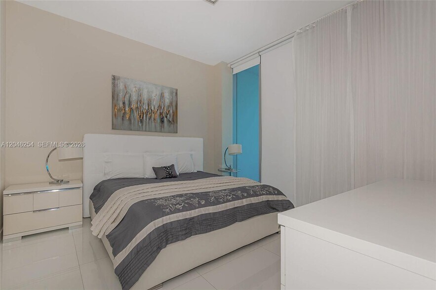Building Photo - 200 Biscayne Boulevard Way