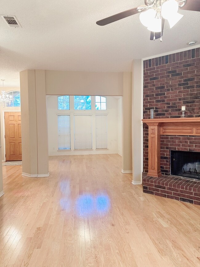 Building Photo - 308 Elizabeth Trail