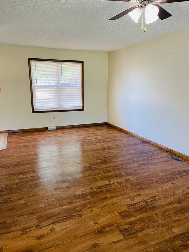 Building Photo - Beautiful, Spacious Single Family Home