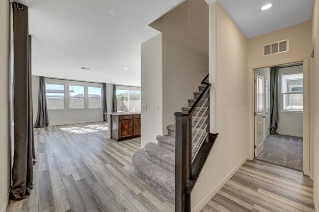 Building Photo - AMAZING 2 Story, 5 Bedroom Home in Gated community!