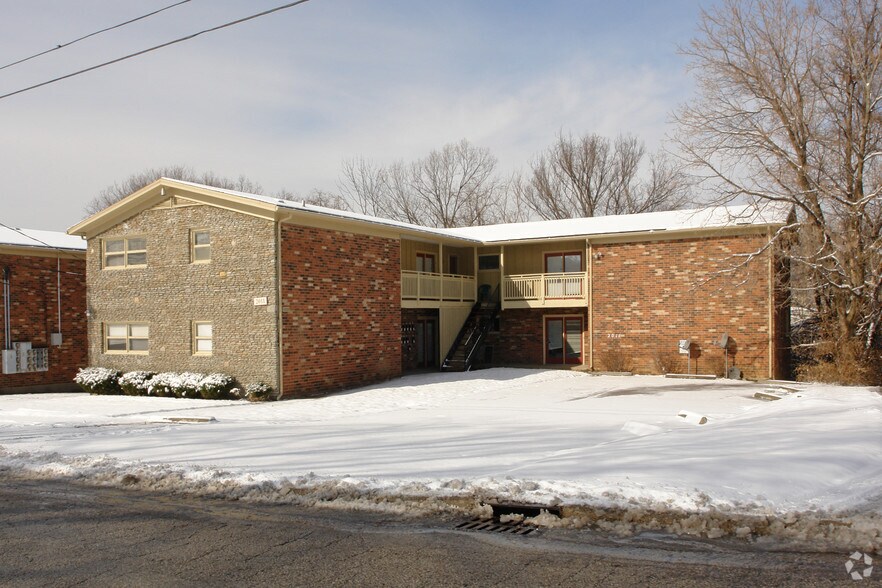 Building Photo - Creek Stone Village