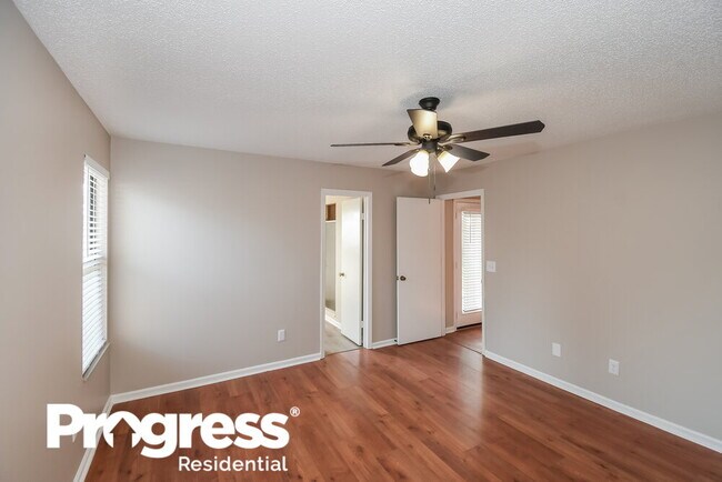 Building Photo - 8155 Pineverde Ln