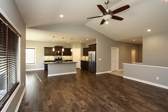 Building Photo - 5 Bedroom and 3 Bathroom House available J...