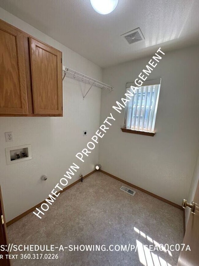 Building Photo - 1227 Arcadia St NW