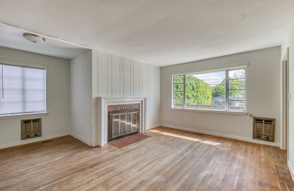 Building Photo - 1609 E Fairview Ave