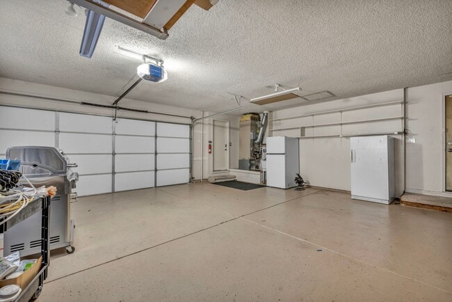 Building Photo - FULLY FURNISHED MOUNTAIN VIEW RETREAT with HOT TUB, RV PARKING & NO HOA