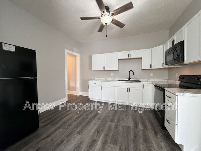 Building Photo - 926 A