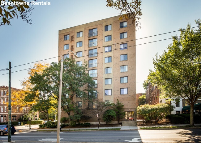 Building Photo - 1243 Beacon St