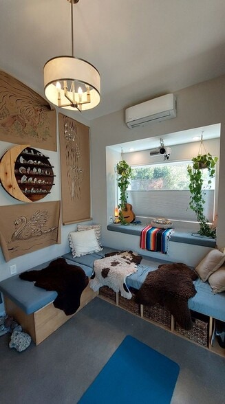 Building Photo - 1128 Buchon St