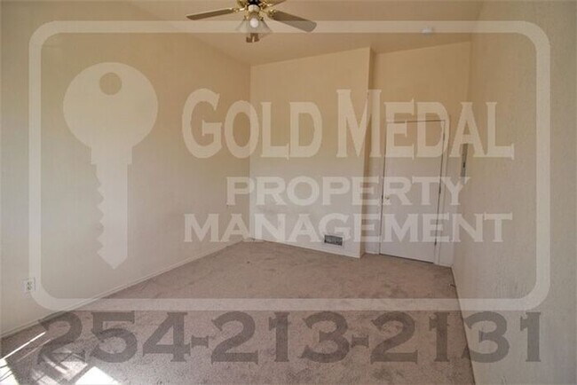Building Photo - 4509 Deek Dr