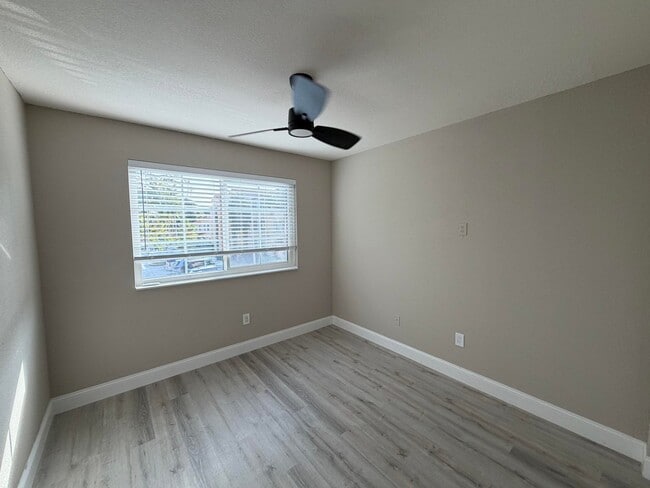 Building Photo - 117 Yacht Club Way