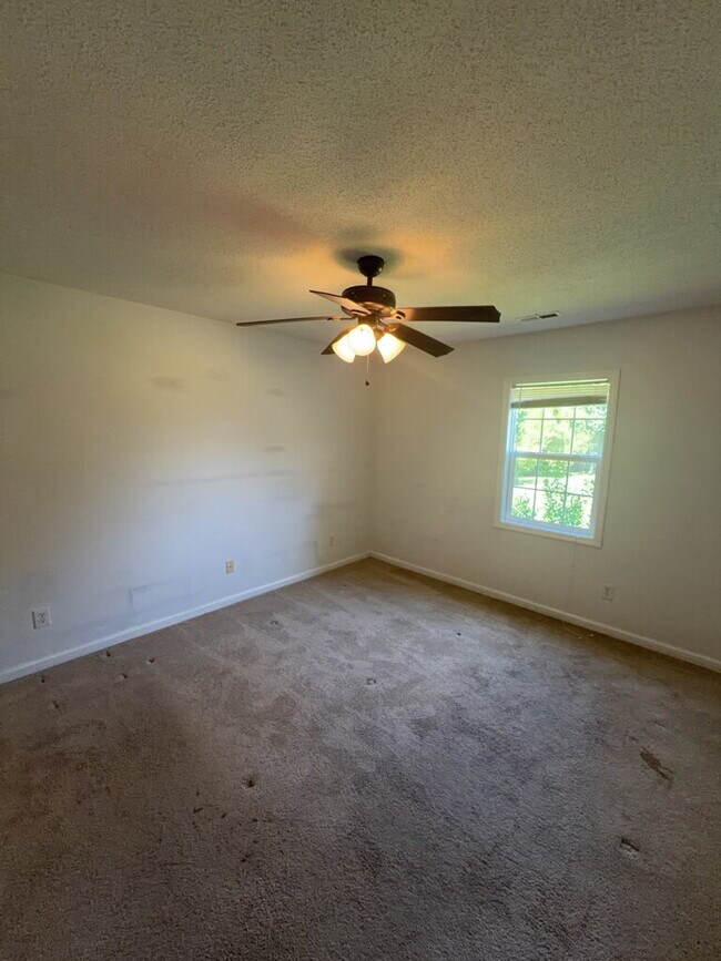 Building Photo - 436 Dion Dr