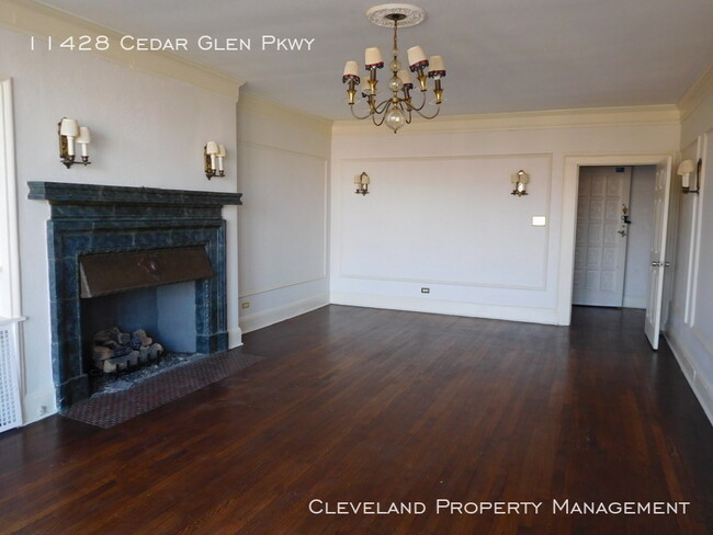 Building Photo - Upscale Cedar Glen Cleveland Condo
