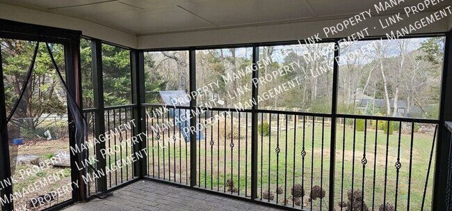 Building Photo - 9328 Berkshire Cir