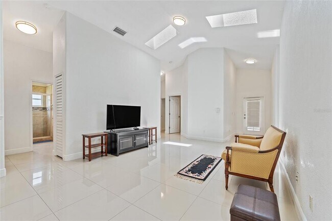 Building Photo - 7827 Myrtle Oak Ln
