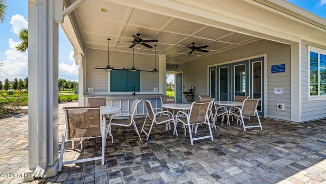 Building Photo - 124 Pine Bluff Dr