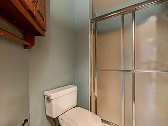 Building Photo - Executive 4 Bedroom 4 Bath 3+ Car Garage -...