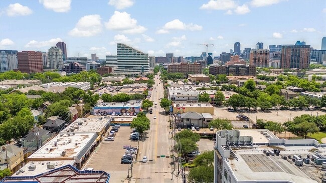 Building Photo - 3105 Wycliff Ave