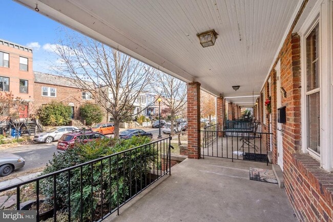 Building Photo - 1403 K St SE