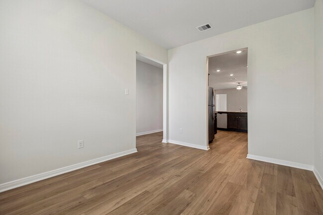 Building Photo - 400 Mystic Slopes Dr