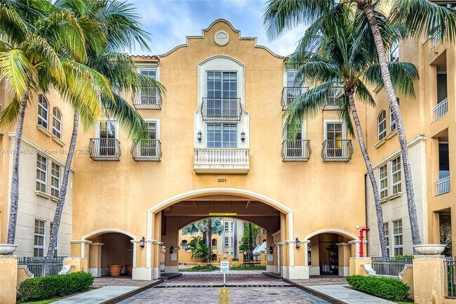 Building Photo - 3001 NE 185th St