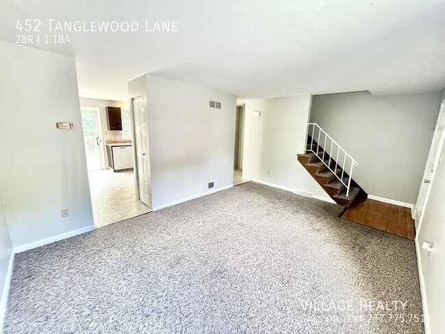 Building Photo - 452 Tanglewood Ln