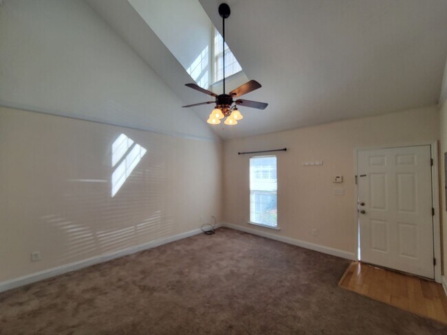 Building Photo - 211 Brook Ct