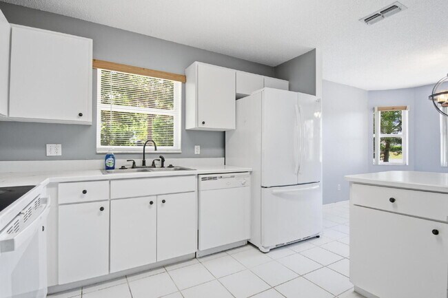 Building Photo - 3-Bedroom Coastal Home Minutes From the Beach